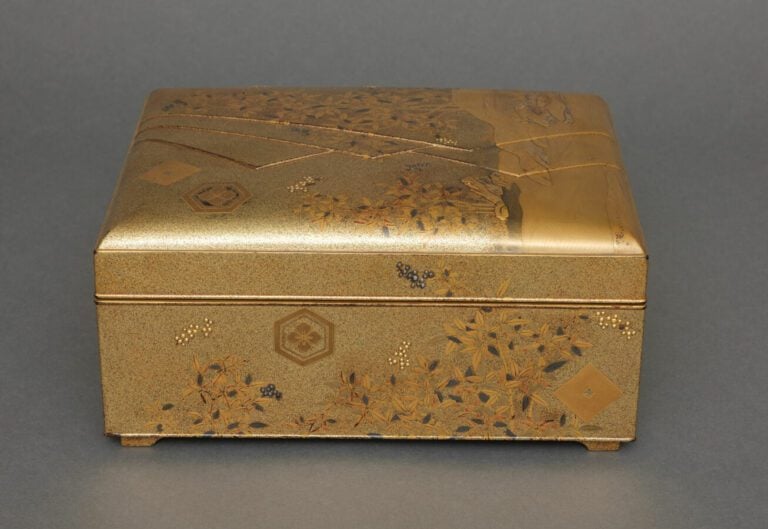 Tebako rectangulaire en laque d'or (boîte pour accessoires ) au couvercle légèr…