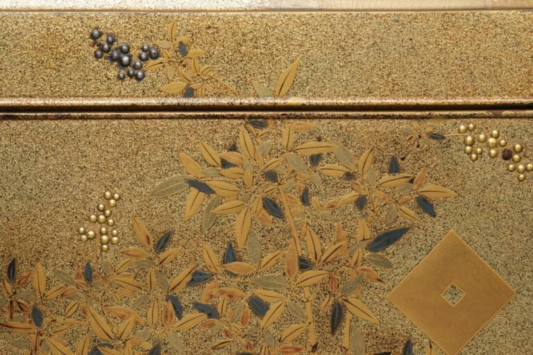 Tebako rectangulaire en laque d'or (boîte pour accessoires ) au couvercle légèr…