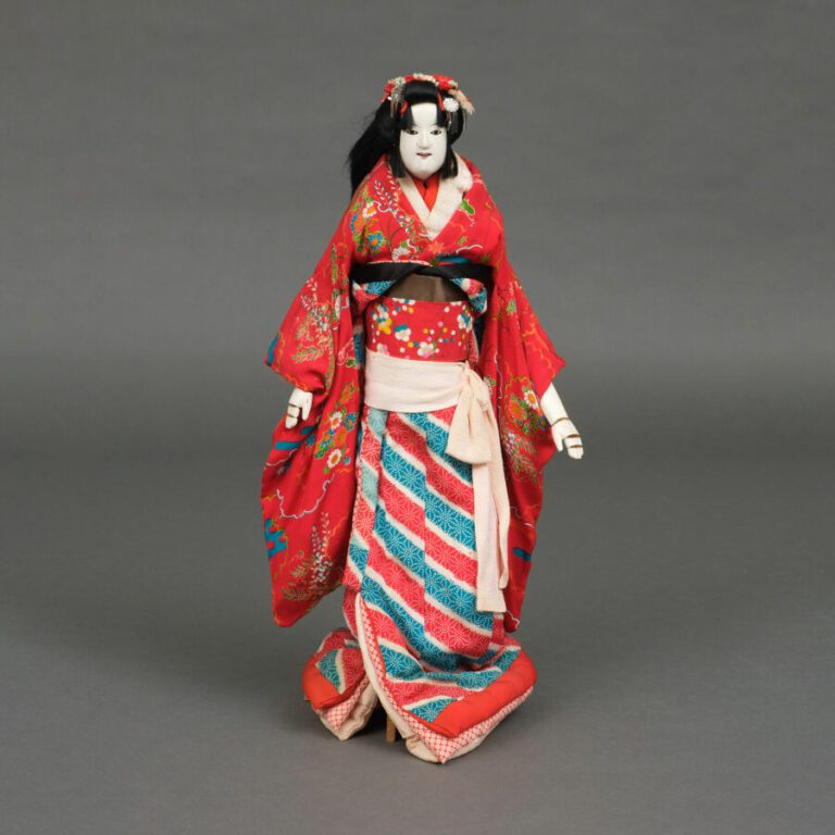 Marionnette Bunraku , connue au Japon sous le nom de Ningyô Jôruri , représenta…