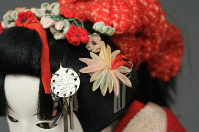 Marionnette Bunraku , connue au Japon sous le nom de Ningyô Jôruri , représenta…