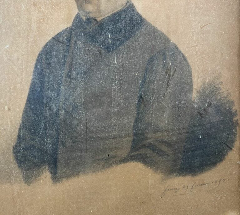 Pièce encadrée représentant un portrait d'homme au manteau - Indication en bas…