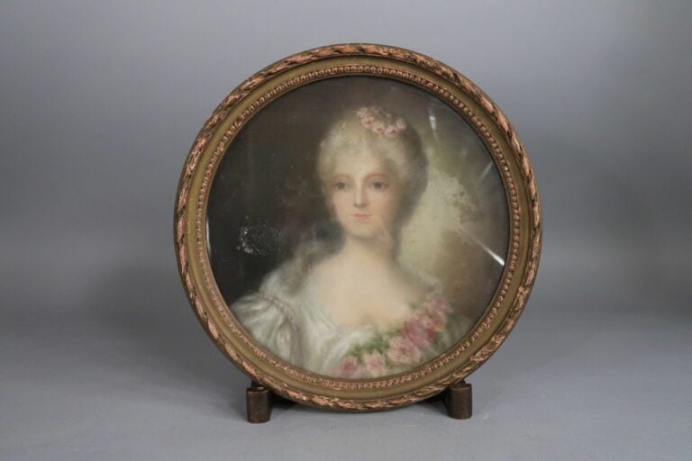 Ecole de la fin du XIXe siècle - Portrait de dame de qualité - Pastel sur papie…