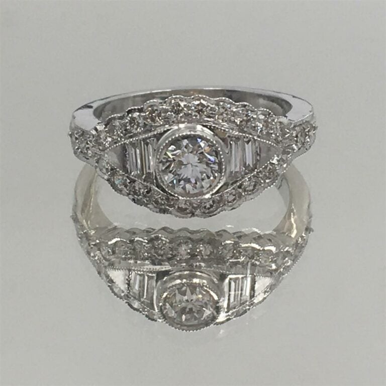 DIAFINI - BAGUE " navette " en or gris (750 millièmes) serti de diamants taille…