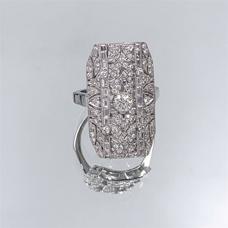 DIAFINI - Importante BAGUE rectangulaire " dentelle " en or gris (750 millièmes…