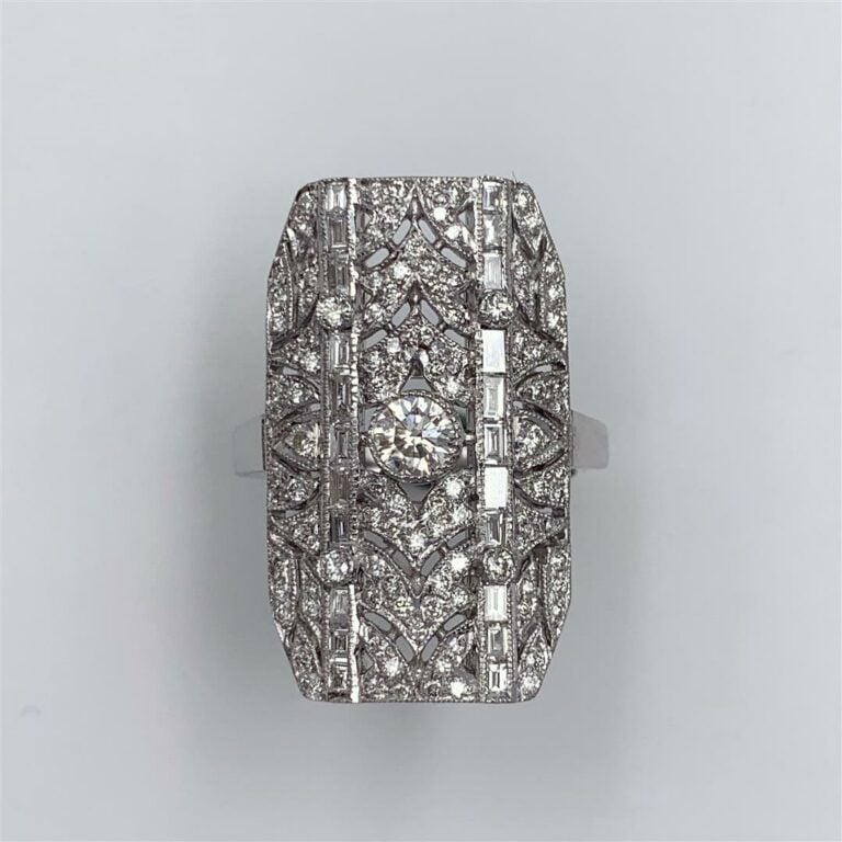 DIAFINI - Importante BAGUE rectangulaire " dentelle " en or gris (750 millièmes…