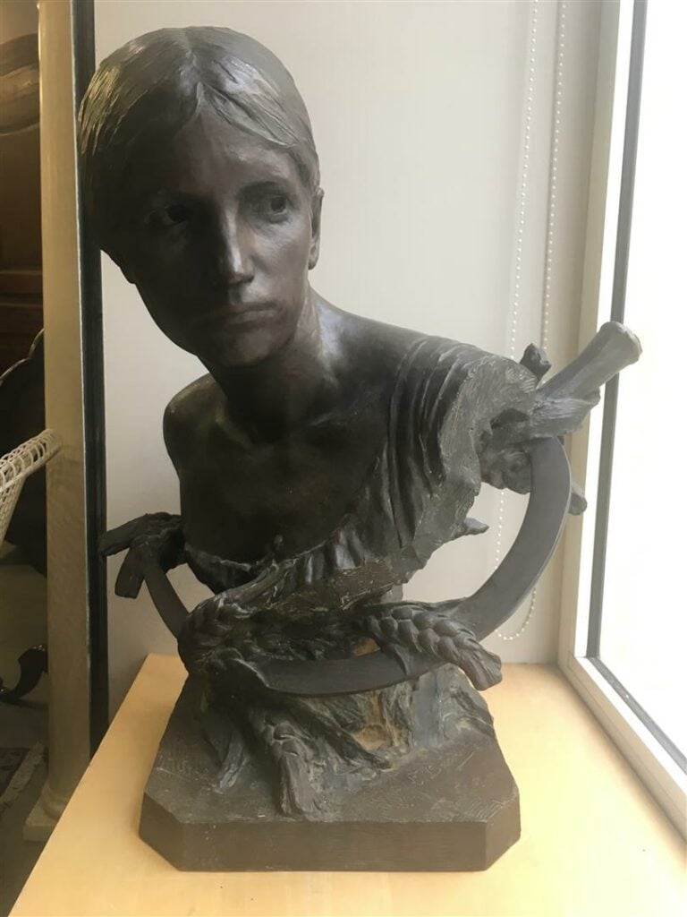 Léon DESCHAMPS (1860-1928). - La moissonneuse - Bronze à patine brune, signé su…