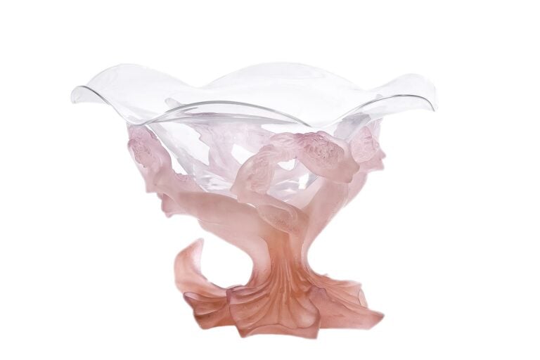DAUM FRANCE. - Vasque en cristal de forme polylobée, reposant sur un piètement…