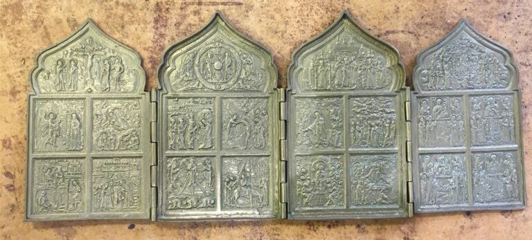 Icône quadriptyque en bronze, à décor de scènes de la vie du Christ. - Russie,…
