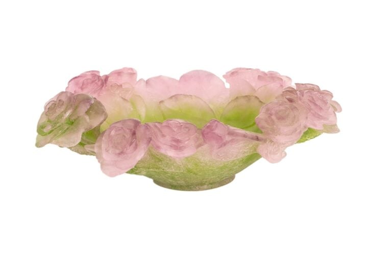 DAUM FRANCE. - Coupe "Rose Passion" en pâte de cristal rose et verte, signée. -…