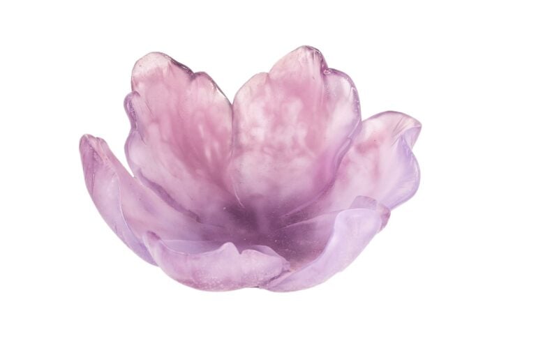 DAUM FRANCE. - Coupe modèle "Tulipe" en pâte de verre mauve, signé. - Hauteur:…