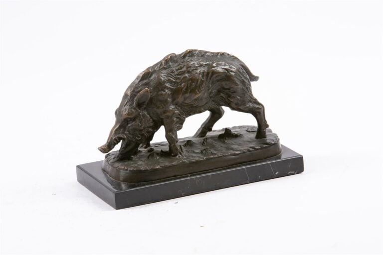 Pierre-Jules MENE (1810-1879). - Sanglier - Bronze à patine brun-vert, signé et…