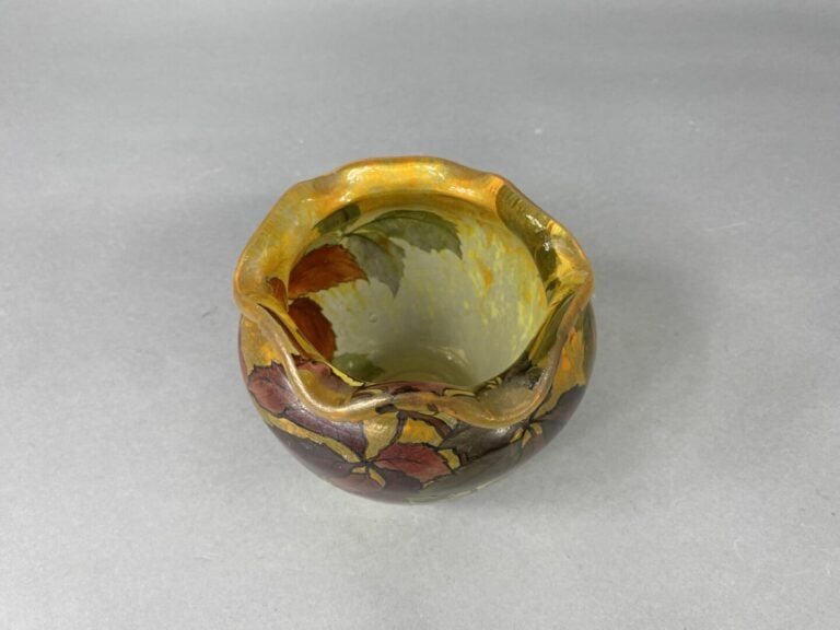 LEGRAS - Vase boule à col polylobé en verre peint à décor feuillagé - Signé - H…