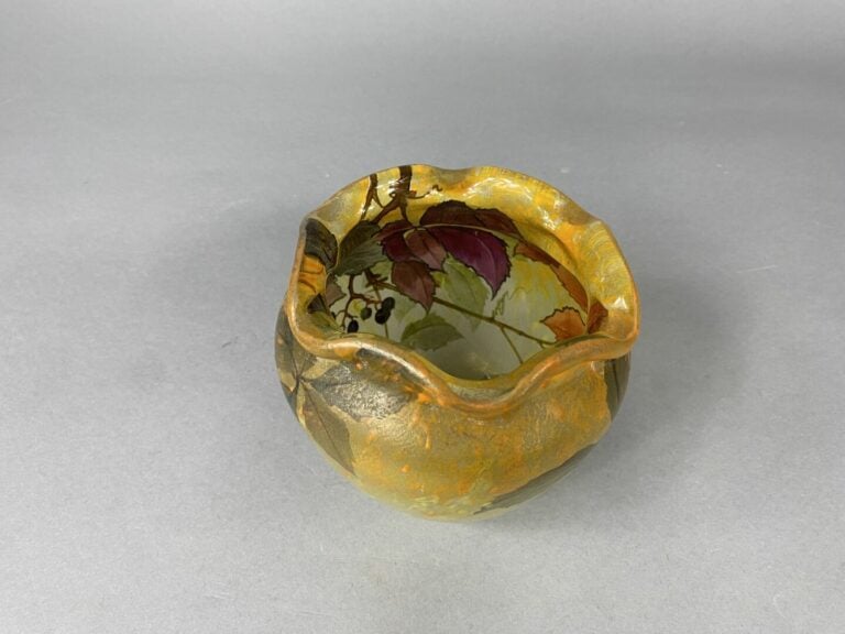 LEGRAS - Vase boule à col polylobé en verre peint à décor feuillagé - Signé - H…