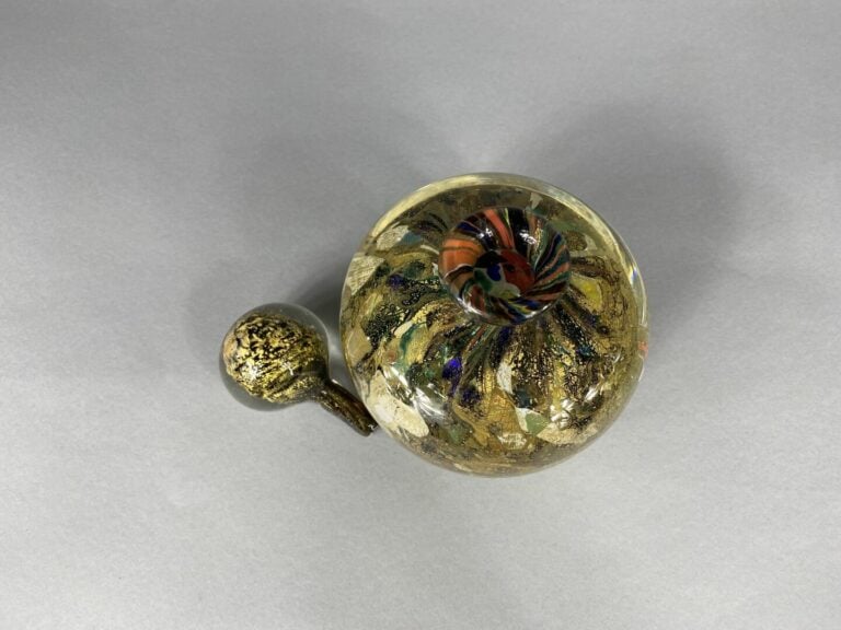 Jean-Claude NOVARO (1943-2015) - Flacon en verre soufflé à décor d'inclusions d…