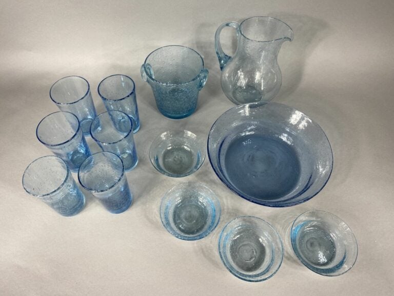 BIOT - Ensemble de six verres à eau, un pichet, quatre bols, un saladier et un…