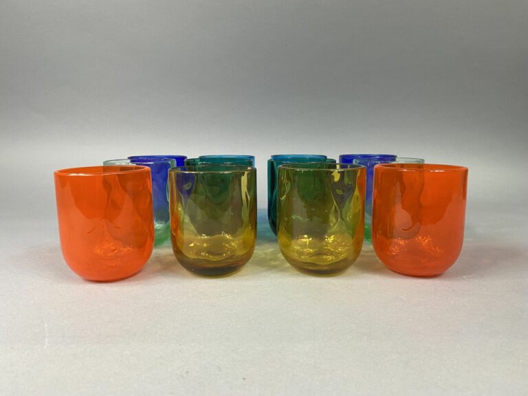 MURANO, VENINI - Ensemble de douze verres à eau en verre coloré, jaune, orange,…