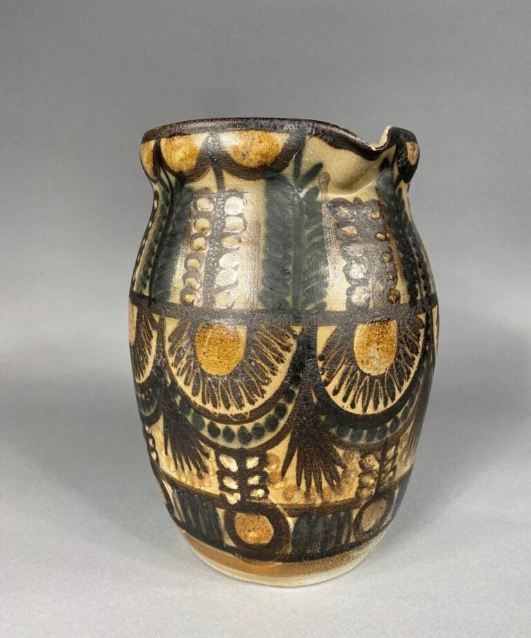 COURJAULT Keraluc - Pichet en céramique émaillée à décor de motifs stylisés dan…