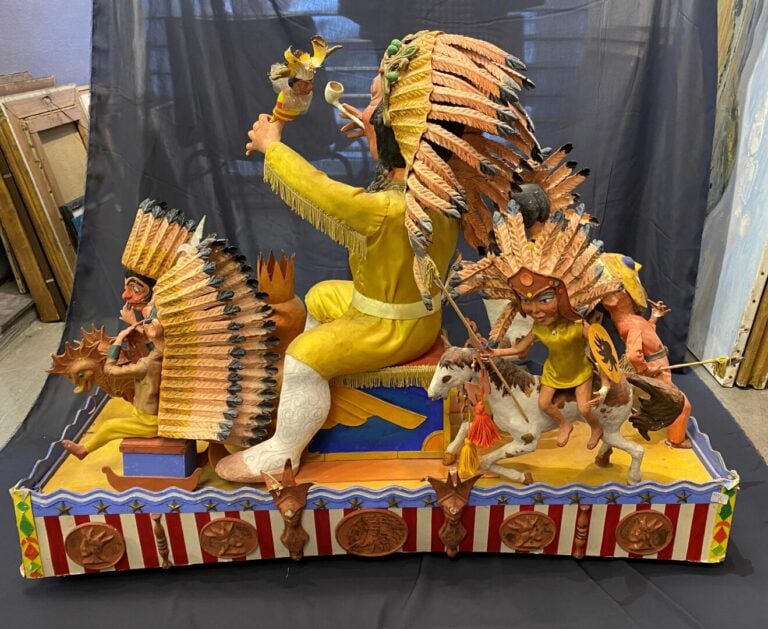 Jean-Pierre TERNENGO - Maquette de char de Carnaval en papier mâché peint polyc…