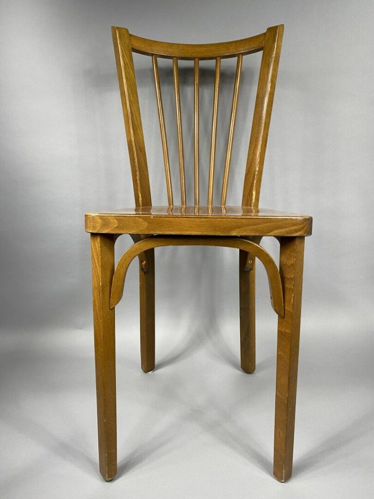 BAUMANN - Suite de quatre chaises en bois type bistro à dossier barrettes - H :…