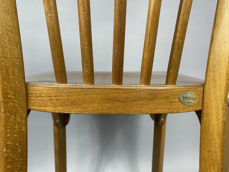 BAUMANN - Suite de quatre chaises en bois type bistro à dossier barrettes - H :…