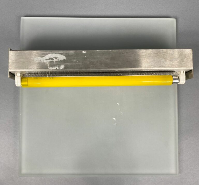 MURANO - Applique de forme carrée en verre sablé blanc, néon jaune - 32 x 32 cm…