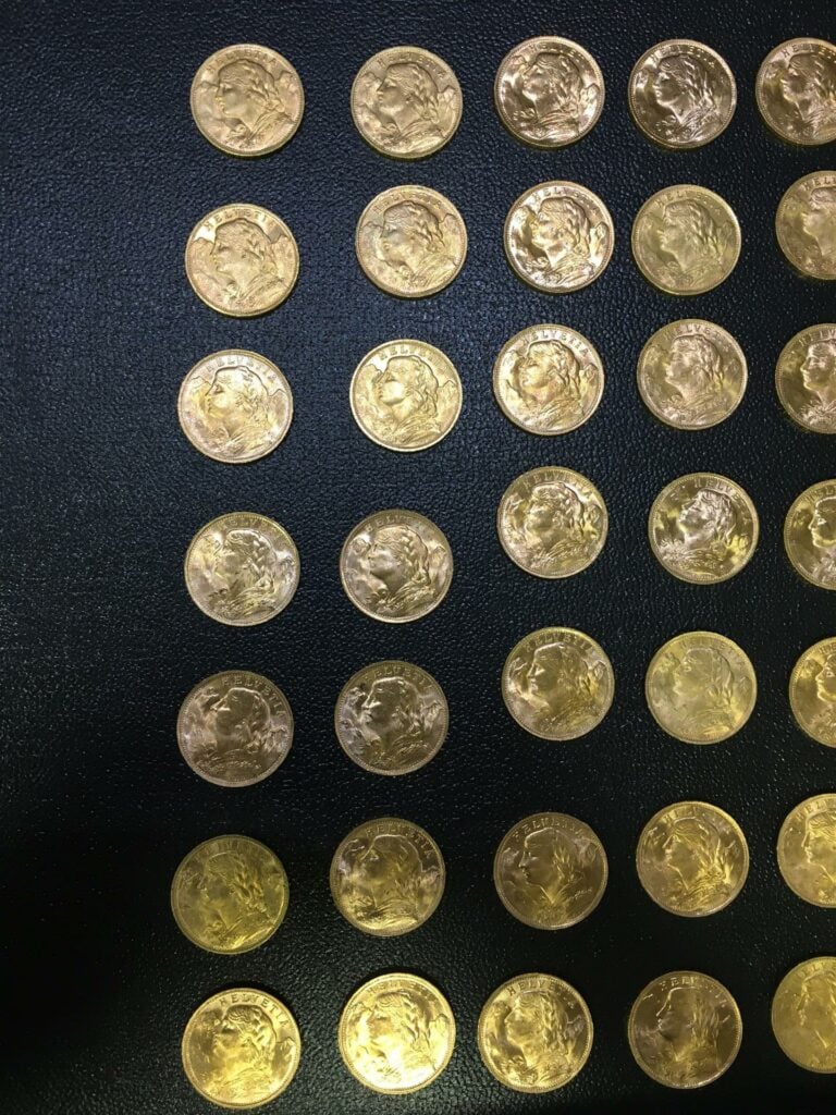 Lot de 70 pièces de 20 francs or suisse