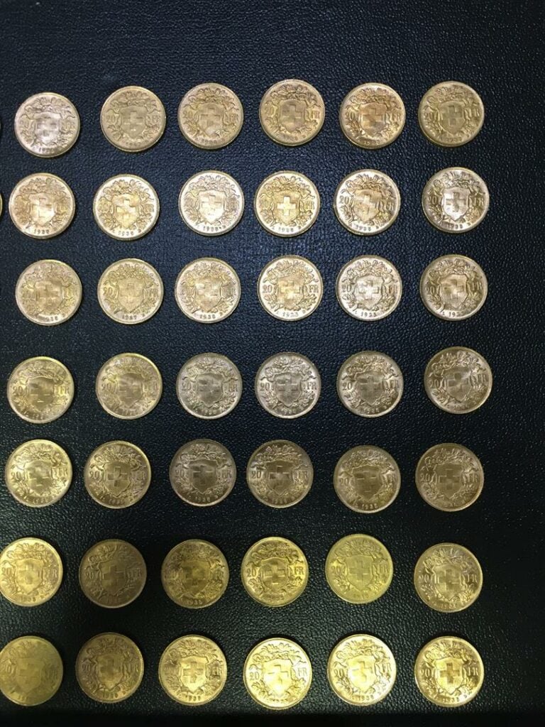 Lot de 70 pièces de 20 francs or suisse