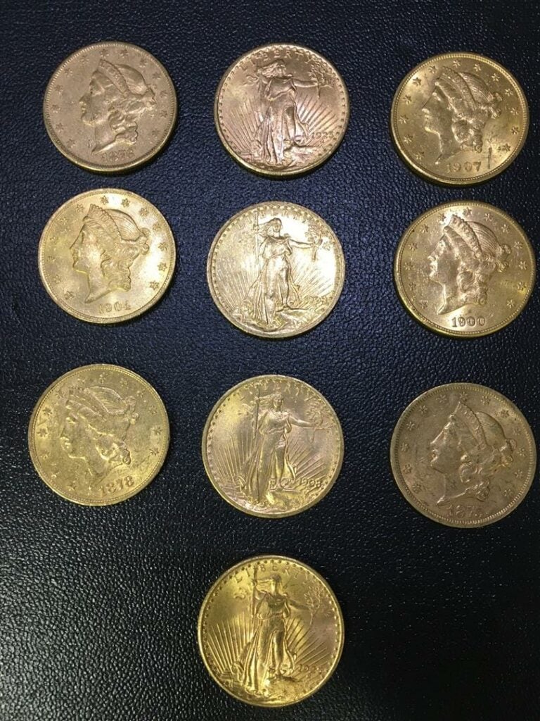 Lot de 10 pièces de 20 dollars or - (Années 1876; 1875; 1908; 1925 (x2); 1900;…