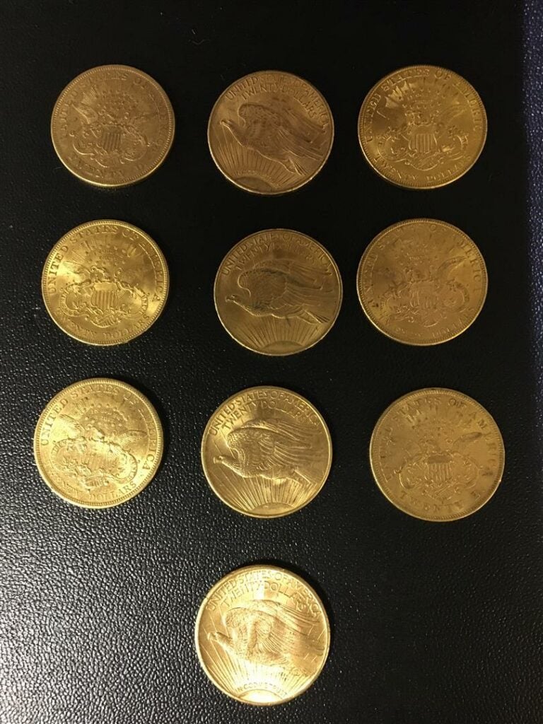 Lot de 10 pièces de 20 dollars or - (Années 1876; 1875; 1908; 1925 (x2); 1900;…