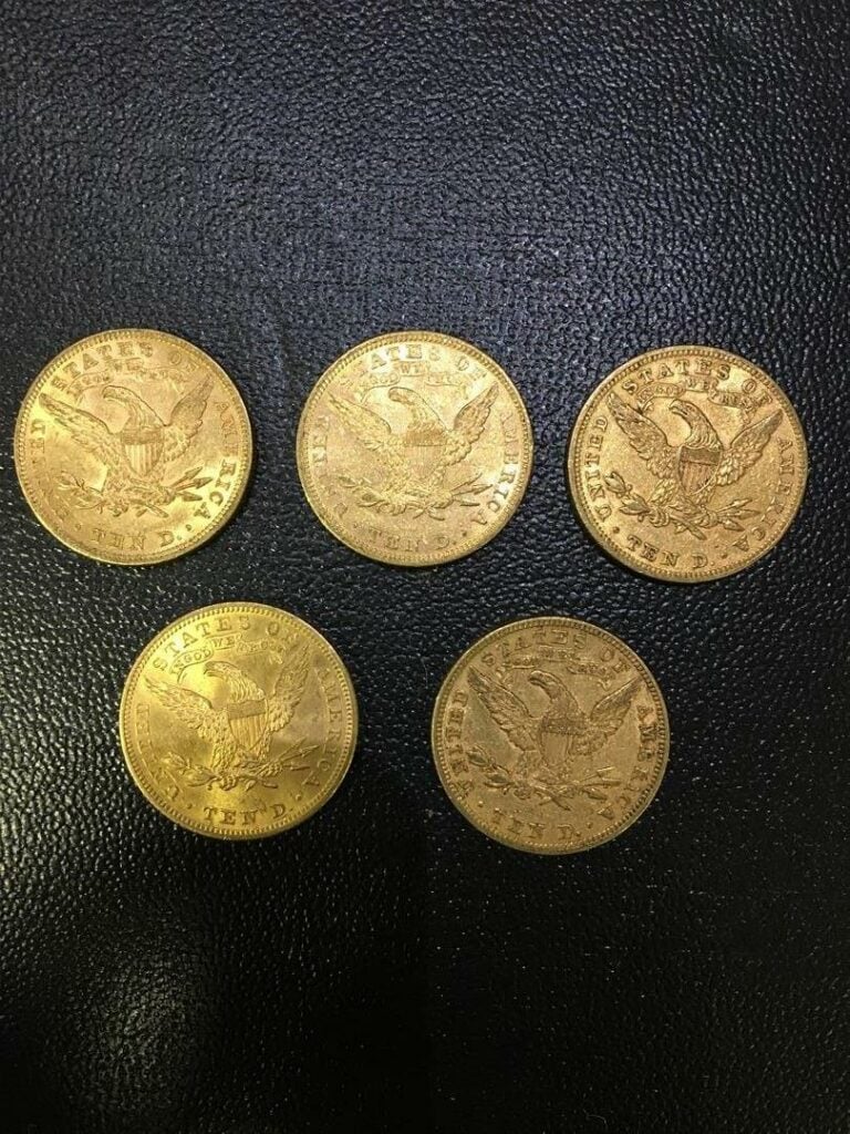 Lot de 5 pièces de 10 dollars or - (Années 1880; 1895 (x2); 1905 et 1881)