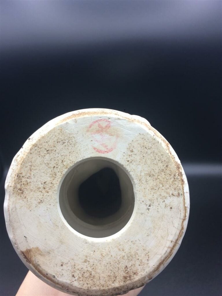 Sujet en porcelaine blanc de chine représentant la déesse Guanyin (accident sur…