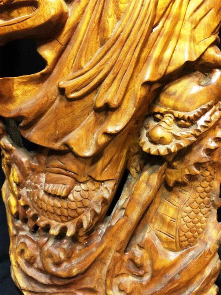 Sculpture en bois sculpté, Nantimitolo Lohan. - Hauteur: 84 cm.