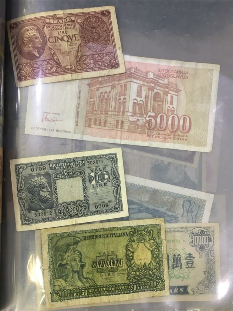 Lot de billets de banque français et étrangers, époques diverses
