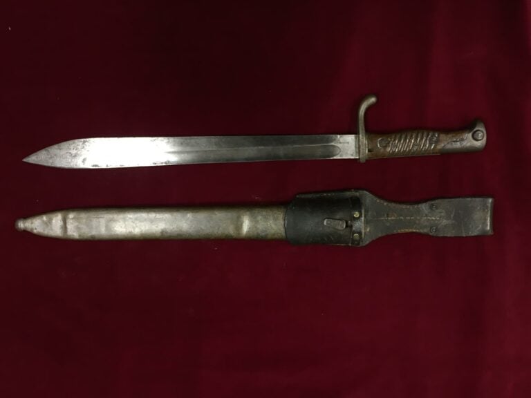 Baïonnette allemande modèle 98-05, lame à gouttière marquée "WAFFENFABRIK MAUSE…