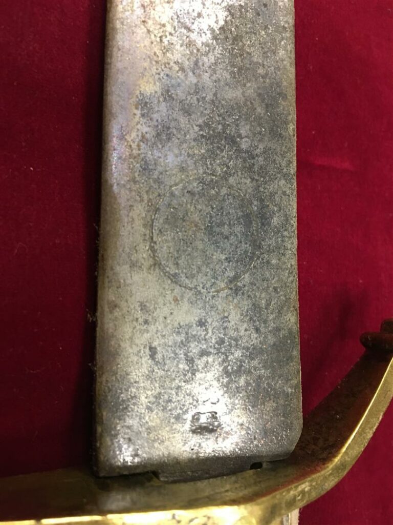 Sabre d'infanterie dit "briquet", modèle de 1767, poignée en laiton, marqué sur…