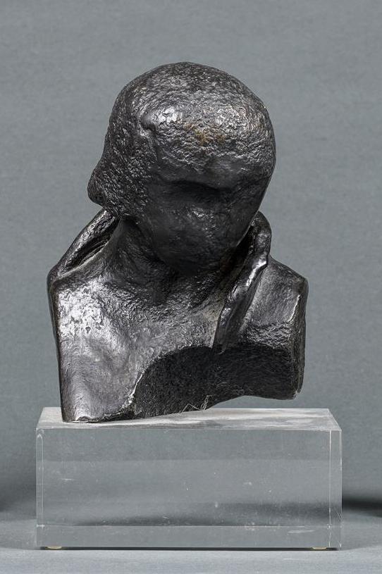 Louis PICHON (né en 1926). - Buste de femme au col relevé - Bronze à patine bru…