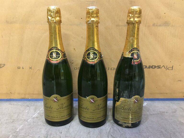 3 bouteilles, BARBE-MAURIN, Champagne Brut (étiquettes abimées).