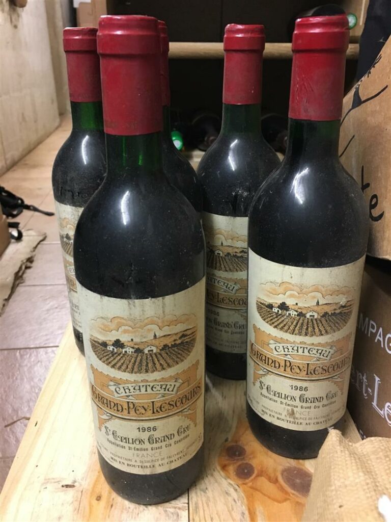 5 bouteilles, CHATEAU GRAND PEY-LESCOURS, Saint-Emilion Grand Cru, 1986.