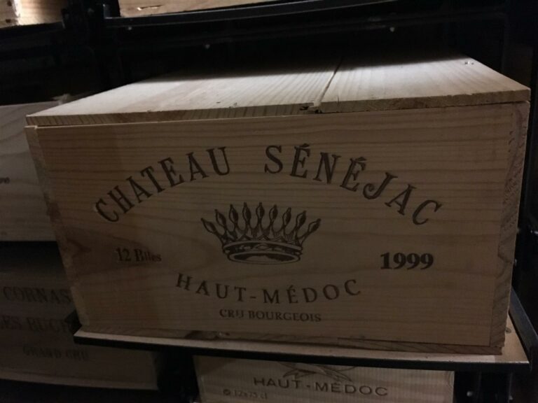 12 bouteilles, CHATEAU SENEJAC, Cru Bourgeois, Haut-Medoc, 1999, caisse bois.