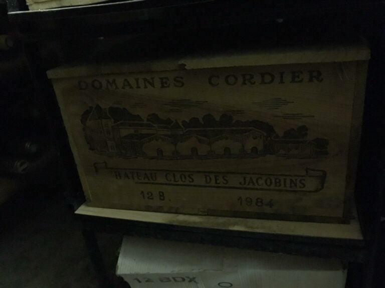 12 bouteilles, CLOS DES JACOBINS, Grand Cru de Saint-Emilion, 1984.