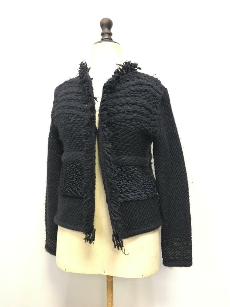 LANVIN. - Veste en vison tricoté noir et marine, taille M.