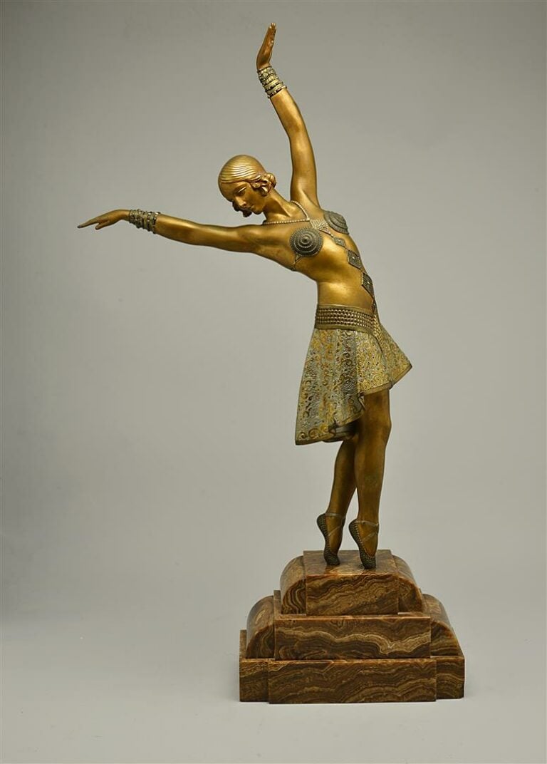 Demeter CHIPARUS (1886-1947). - Danseuse cambrée les bras levés - Sculpture en…