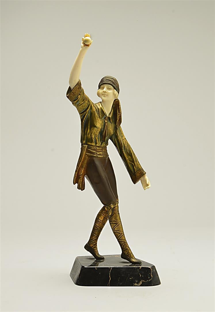 Demeter CHIPARUS (1886-1947). - Acrobate à la balle - Sculpture chryséléphantin…
