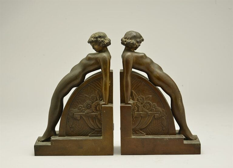 François Victor BAZIN (1897-1956). - Paire de serre-livres Art Deco à décor de…