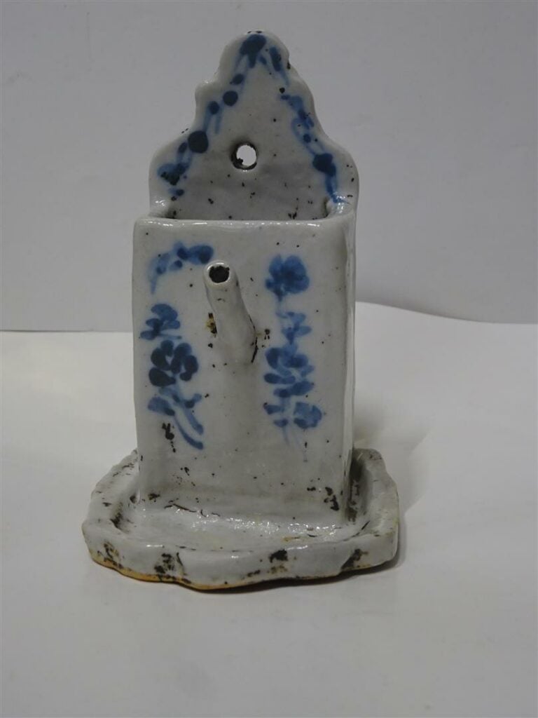 PORTE-BÂTON D'ENCENS D'APPLIQUE EN CERAMIQUE BLANC BLEU - Chine ou Vietnam et v…
