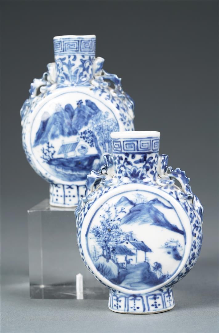 PAIRE DE VASES MINIATURES EN FORME DE GOURDES, BIANHU - Chine, Vers 1900 - Tous…
