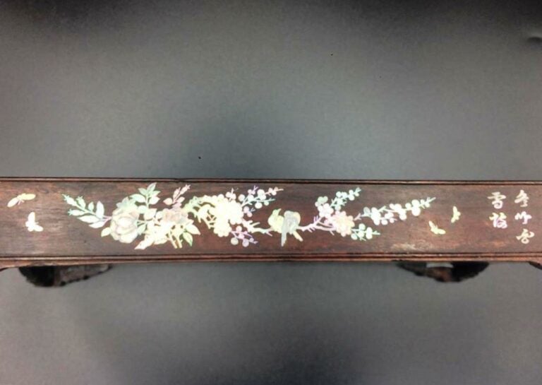 [X] PLATEAU A THE EN BOIS INDIGENE / EXOTIQUE INCRUSTE DE NACRE - Viertnam / In…