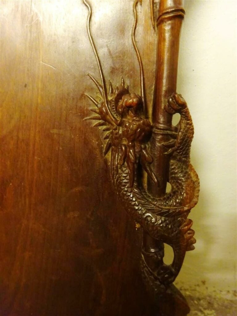 PLATEAU DE BOIS EXOTIQUE SCULPTE DE DEUX DRAGONS - Vietnam / Indochine, Epoque…