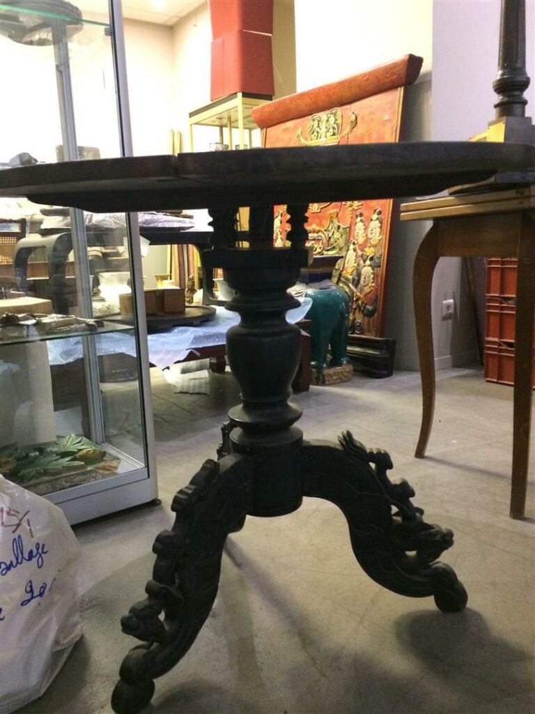 [X] TABLE A THE EN BOIS INDIGENE A DECOR INCRUSTE DE NACRE - Vietnam, Tonkin, N…