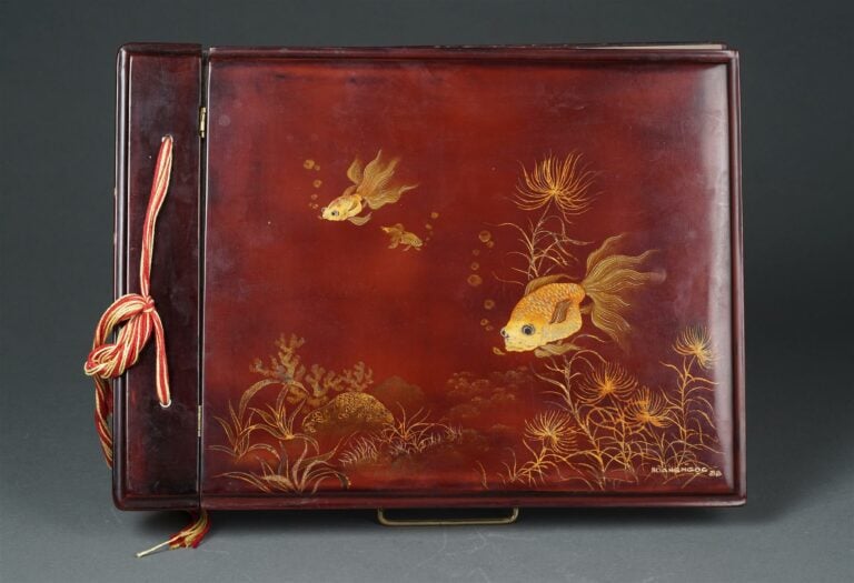 ALBUM AU PLAT DE COUVERTURE PAR HOANG NGOC - Vietnam / Indochine, Ecole de Thu…